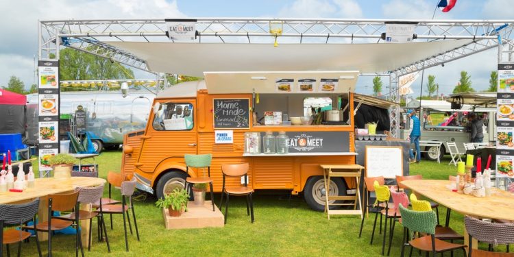 Huge Tip on How to Hire a Food Truck for Your Business Lunch 