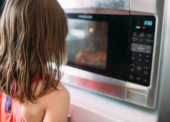 Here’s What Happens Inside A Microwave Oven