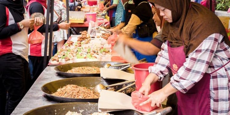 Tips for Becoming a Malaysian Street Food Vendor