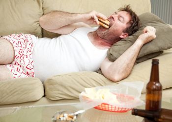 EATING JUST BEFORE GOING TO BED IS GOOD OR BAD?